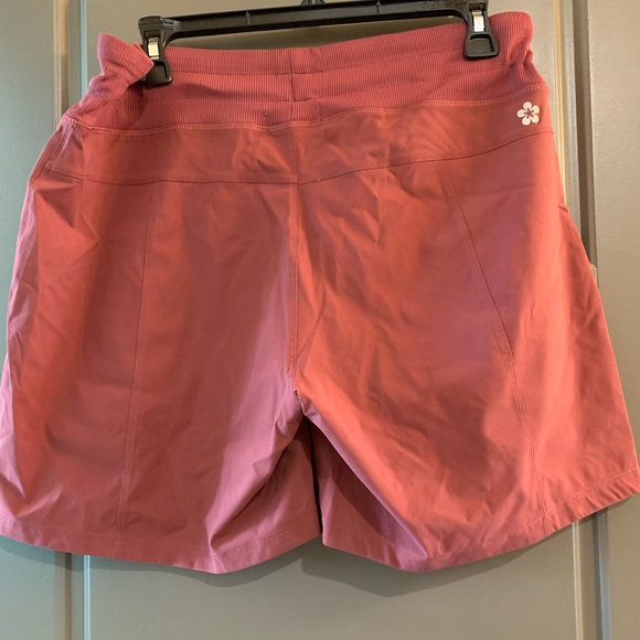 NWOT Tuff Athletics Shorts - Picture 2 of 3